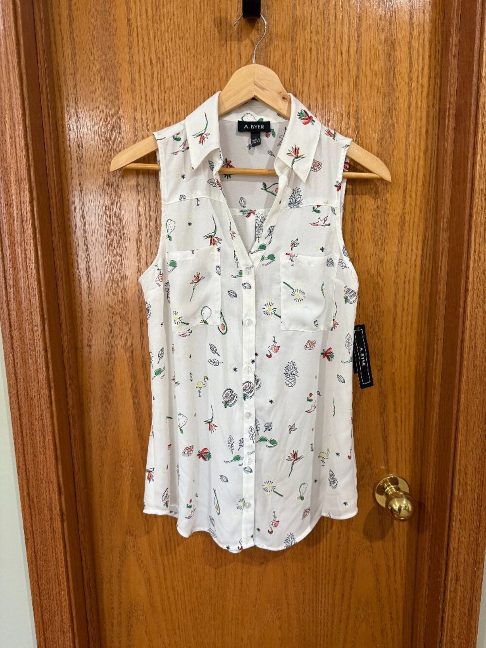 A. BYER White Tropical Print Sleeveless Button Up Shirt Small